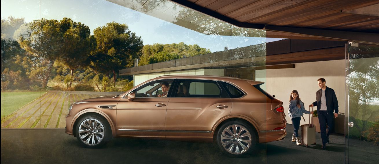 BENTLEY Bentayga EWB 2022 – photographed by Anatol GOTTFRIED c/o SEVERIN WENDELER