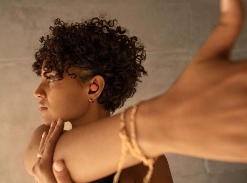 GOOGLE Pixel Buds Pro – Marcus SMITH c/o MAKING PICTURES photographs the campaign for the wireless earbuds with cutting-edge tech