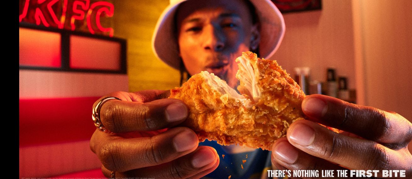 ‘There’s nothing like the FIRST BITE’ is the claim of Kentucky Fried Chicken aka KFC – photographed for the agency Mother London by Alex TELFER c/o SEVERIN WENDELER