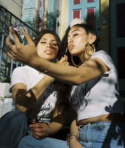 ‘WHO AM I? I AM.’ – Galerie Kernweine curates photo exhibitions at the Staatsgalerie Stuttgart on the diversity and changeability of identity with CARLOTA GUERRERO, LIN ZHIPENG (AKA NO.223), SLAVA MOGUTIN & THALIA GOCHEZ