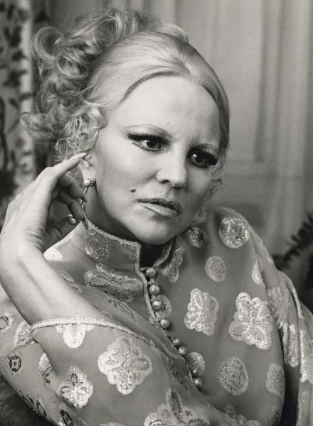 GoSee Book Tip : ‘Peter Hujar Curated by Elton John’ – 50 black & white photographs as a survey of the New York portrait photographer’s career