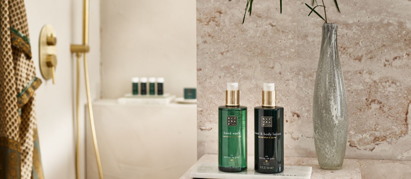 Jeroen VAN DER SPEK c/o STILLSTARS photographs once again for RITUALS, with three motifs for you on GoSee.NEWS