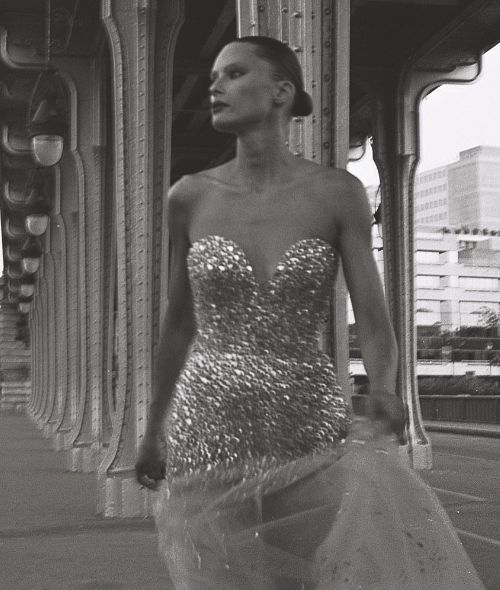 ‘La Ville Lumière’ - Keila Guilarte photographs the Elie Saab Haute Couture special for WALL STREET Italia September ‘22, produced by JPPS Creative Productions