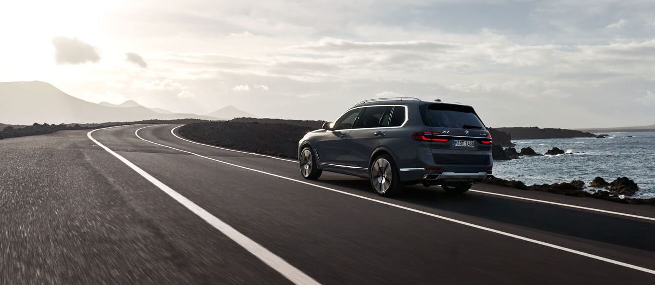 Mit den BMW 7, i7, iX7 Modellen auf der Kanaren-Insel Lanzarote -fotografiert von Manuel NAGEL c/o WILDFOX RUNNING, an seiner Seite Hochkant Films und JvM / The Game agency