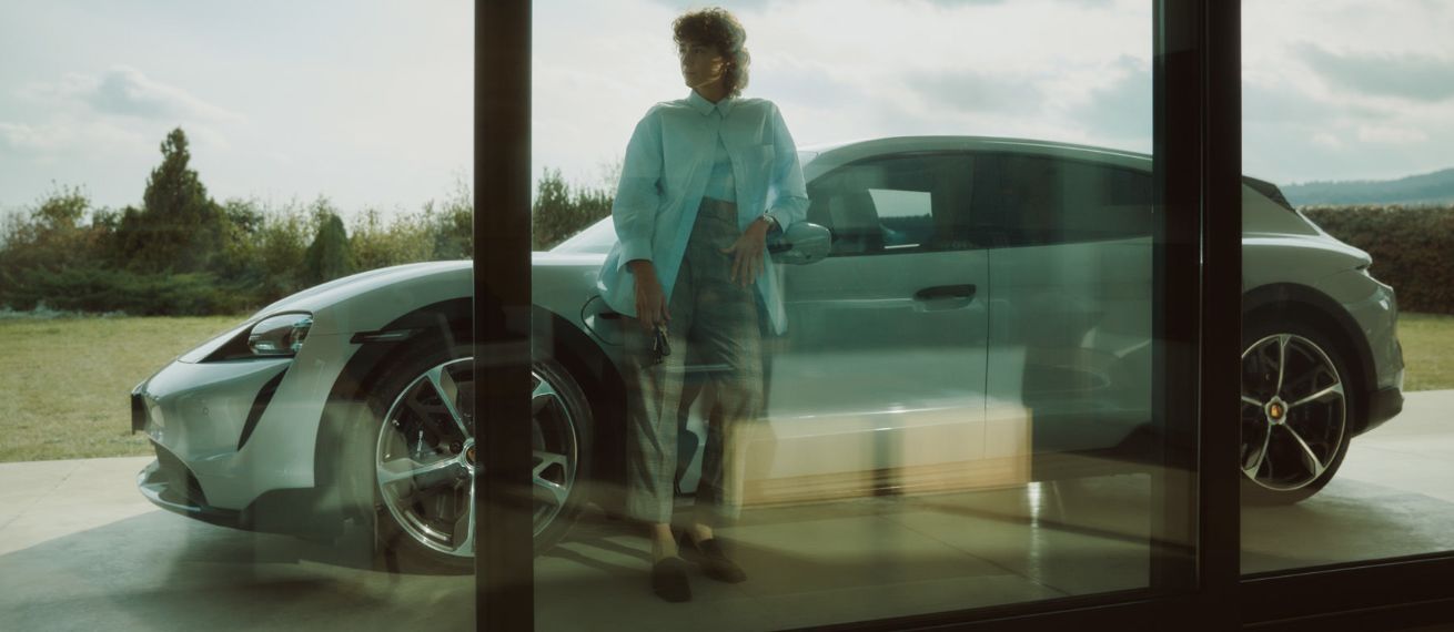 David DAUB c/o WILDFOX RUNNING photographs for Grabarz & Partner and the client PORSCHE, produced by Image Nation
