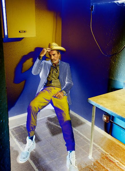 TIM PETERSEN presents ‘Mensch Rudy’, a series about getting older, fame, and the fear of disappearing – in an exhibition at Galerie Orange in Tegernsee