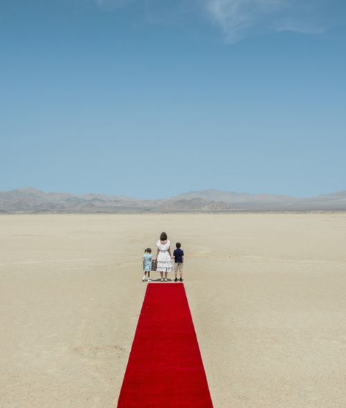 GoSee Tip : Diana Markosian ‘Santa Barbara’ between the idealized version of Californian life and the reality of the American Dream – an exhibition at Galerie Les Filles du Calvaire in Paris
