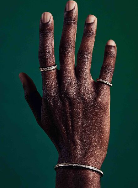 LOEV - Statement Lab-Grown Diamond Jewelry - mit neuer Schmuck Kollektion, fotografiert von Roger WEBER c/o SONJA HEINTSCHEL