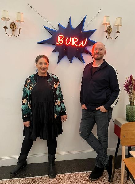‘What are you burning for?’ – Bernheimer Contemporary and Jan Kuck present the neon light artwork ‘BURN’ in MAISON MARSIL for ART COLOGNE ‘22 and are planning the light installation ‘THE BURNING CANAL’ for the Copenhagen Light Festival 2023