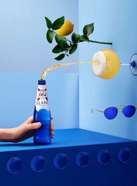 The blue beer hour with a touch of citrus - Maciek MILOCH c/o STILLSTARS photographs for 1664 BLANC from the renowned Strasbourg brewery KRONENBOURG
