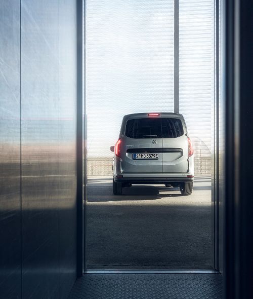 MERCEDES-BENZ VANS eRange campaign by Frederic SCHLOSSER c/o UPFRONT for Preuss und Preuss