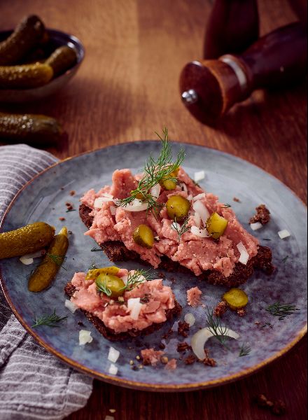 RÜGENWALDER MÜHLE - vegan sandwich spreads photographed by Stefan THURMANN c/o JULIA WALDMANN