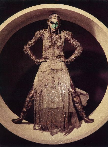 TIM PETERSEN präsentiert die Ausstellung 'Couture Transfer - das Unikat vom Unikat' ab dem 24. Januar im Luxushotel Sofitel Frankfurt Opera