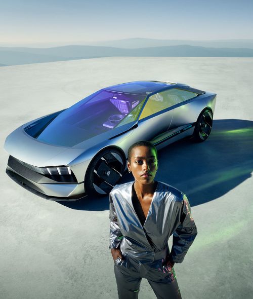 RECOM übernimmt Creative Retouch für das PEUGEOT Inception Concept, die optimistische Zukunftsvision der Marke, fotografiert von Chris Noltekuhlmann - und trefft RECOM in XXL auf der UPDATE-23-BERLIN
