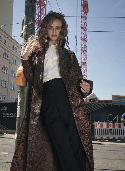 'Hangover à Kreuzberg' L'OFFICIEL BELGIUM Editorial mit Beauty Support von Sacha SCHUETTE c/o LES ARTISTS BY JOSEF STOCKINGER