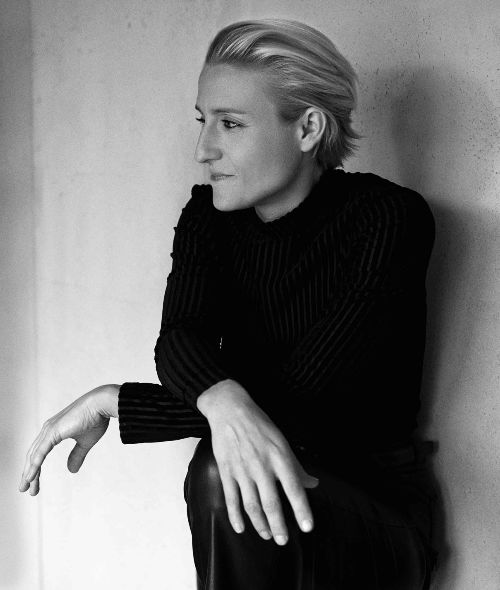 Interior Designer Victoria Wilmotte in a portrait by Roger WEBER c/o SONJA HEINTSCHEL
