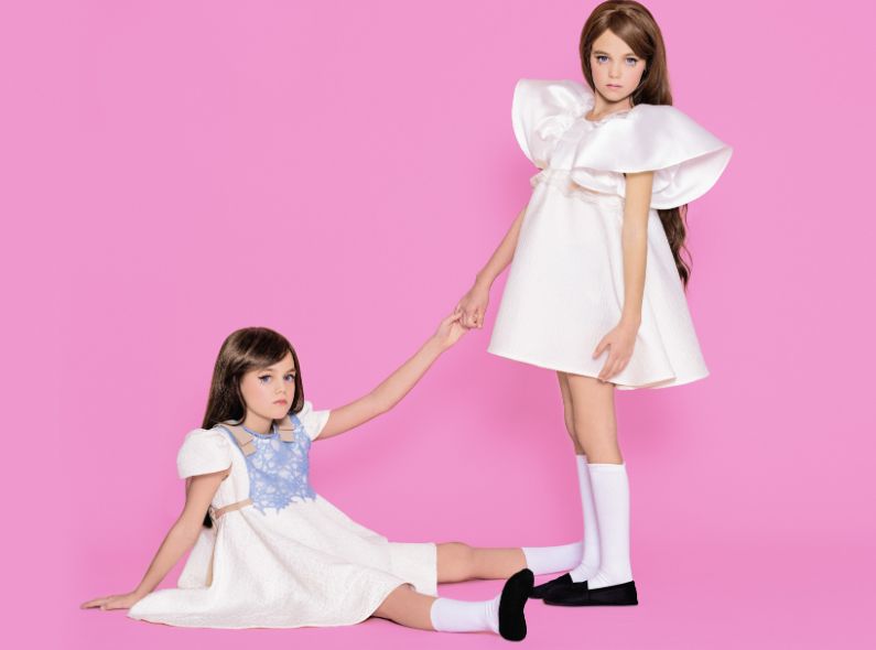 MRS. ROBINSON : präsentiert die TINE DE CLEER Girls Kampagne FS 23 ... und trefft die Amsterdamer Agentur MRS. ROBINSON erneut als Aussteller auf der UPDATE-23-BERLIN