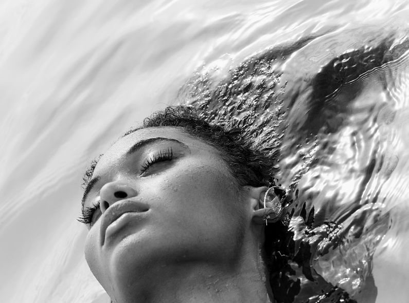 ‘Beauté dans l’eau’ - personal work by Michael MUNIQUE c/o NEUBAUERSCHWARZ