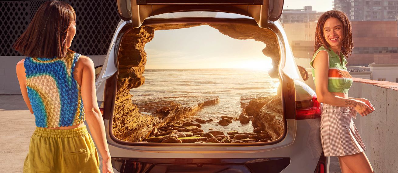 JEFF LUDES photographs the eye-catching campaign ‘Open New Doors’ for the innovative car sharing service TURO