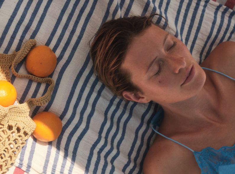 Marco TRUNZ c/o SONJA HEINTSCHEL fotografiert Model Sophie Strobele für LANIUS