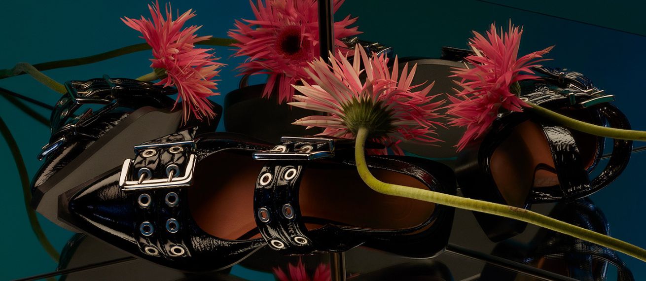 ‘Flower Power’ – the S/S ‘23 accessories for KaDeWe/Alsterhaus/Oberpollinger Magazine - photos by Ragnar SCHMUCK c/o NERGER M&O, Editorial Director: Hans Bussert, Art Director: Florian Lambl