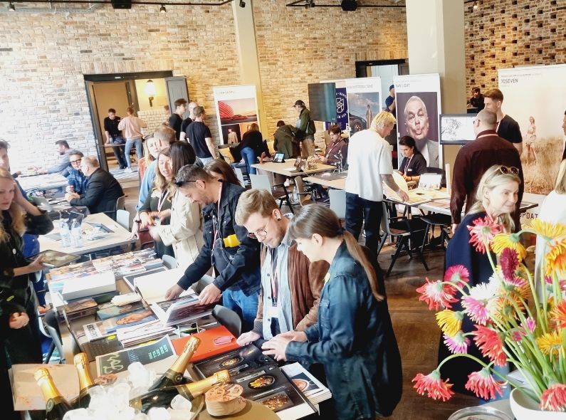 UPDATE-23-BERLIN is delighted to announce a new visitor record and would like to thank more than 60 exhibitors, and especially the UPDATE AFTER-WORK sponsors, namely Severin Wendeler, Abelone Films, Big Shrimp, Peak Productions, Bubig, NeubauerSchwarz, U…