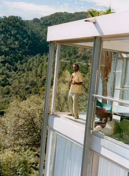 Pierre-Benoit Talbourdet embodies the 'Riviera Friend' for the label CLOSED - Jonas UNGER c/o BIRD PRODUCTION photographs the 2023 Summer collection at the pool in southern France