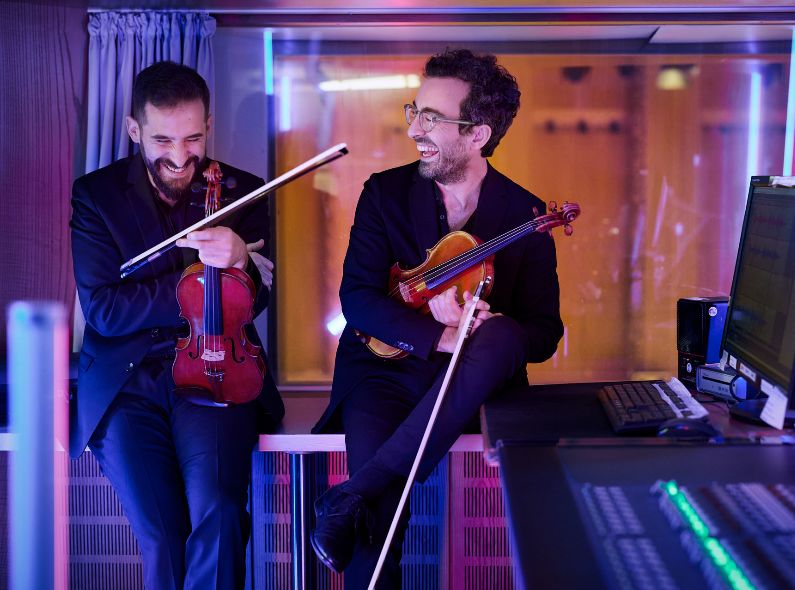 DOMINIK MENTZOS photographs the WDR Funkhaus Orchestra 2023 campaign - magical moments with premium classic