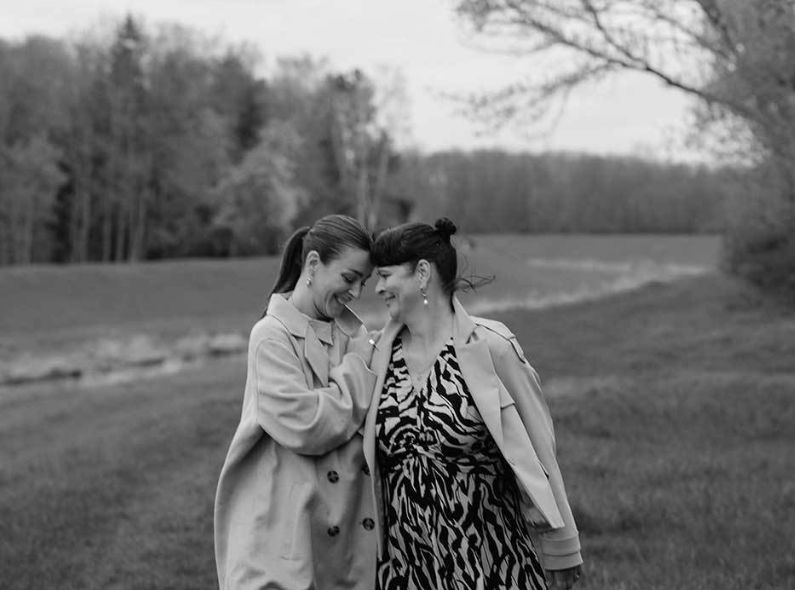 Anti-Aging out, Healthy Aging in - Sarah STORCH c/o DOUBLE T photographs for Skincare Brand VANYA Made in Germany