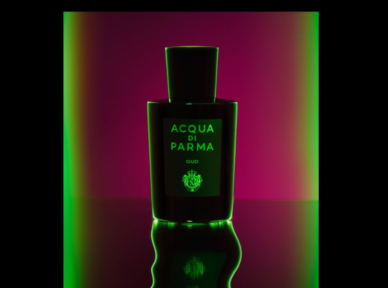 Alessandra KILA c/o EMEIS DEUBEL photographs fragrances for KaDeWe magazine