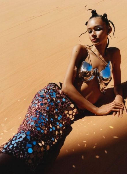 Eddie Wrey photographs American top model Binx Walton for D LA REPUBBLICA Magazine June ‘23 in the Jordanian desert wilderness Wadi Rum, the city of Petra and at the Dead Sea - hair: Olivier SCHAWALDER c/o LES ARTISTS by Josef Stockinger