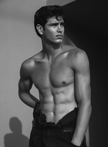 ‘Sergio’ – editorial with Sergio Perdomo, photographed by UWE KOERNER in Greece