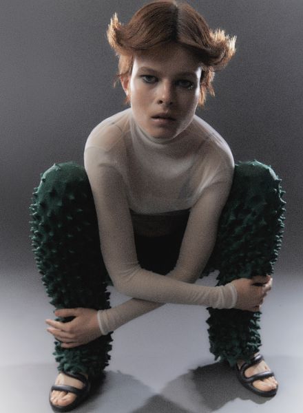 'Bend The Zeitgeist' im SLEEK Magazin - fotografiert im Berliner Meta Studio von PER APPELGREN