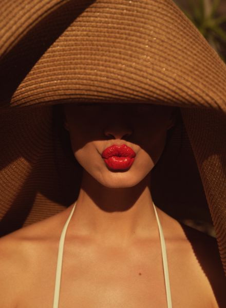 DOUGLAS feiert den 'SUMMER OF BEAUTY' mit dem perfekten Hair & Makeup von Benjamin BECHER c/o NINA KLEIN