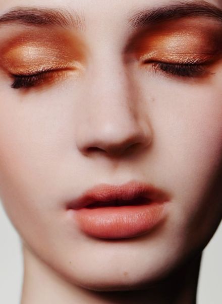 'La puissance du regard.' - Betina DU TOIT c/o LGA MANAGEMENT fotografiert Beauty-Editorial für das DIOR Magazin #43