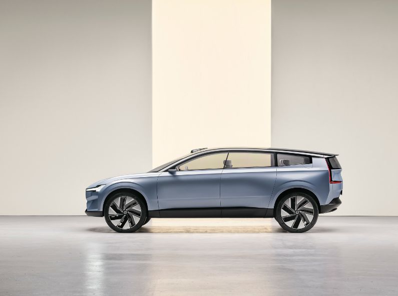 VOLVO CONCEPT RECHARGE leads the way to sustainable mobility - retouch & post production by THE KLUBHOUSE