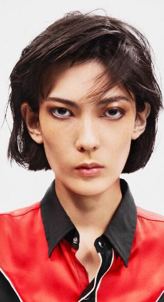 It’s spilt petrol and tire marks, It’s buckle up or prepare to eat dirt. - Max Egorov fotografiert das Editorial 'MOTORCORE' für das PAP Magazin - Hair & Makeup by Gaye Hiette und Boris Rieker, beide Artists c/o BIGOUDI