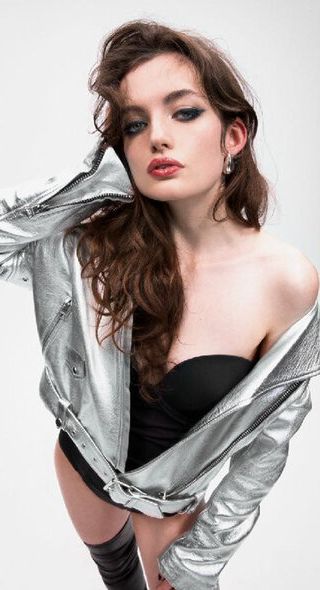 It’s spilt petrol and tire marks, It’s buckle up or prepare to eat dirt. - Max Egorov fotografiert das Editorial 'MOTORCORE' für das PAP Magazin - Hair & Makeup by Gaye Hiette und Boris Rieker, beide Artists c/o BIGOUDI