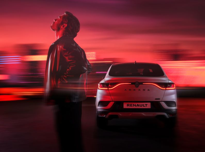 SÉBASTIEN STAUB : der neue RENAULT ARKANA mit geschärfter Optik - fotografiert im Pariser XR Studio für Publicis Conseil Paris