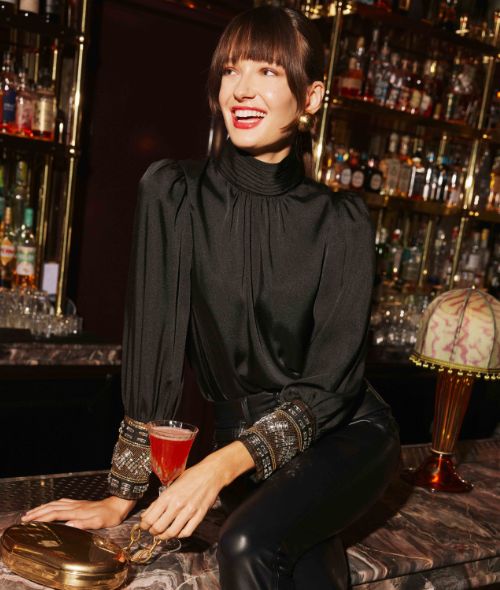 TUCKERNUCK läutet die Holiday '23 Season mit neuem Party Shop ein - fotografiert in New York von Kate MOORE c/o ALYSSA PIZER MANAGEMENT