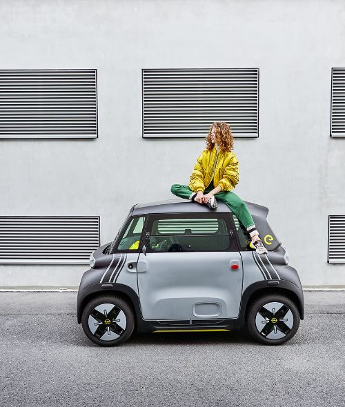 Free, mobile, sustainable – Torsten KLINKOW c/o SEVERIN WENDELER photographs the OPEL Rocks-e for McCann Velocity