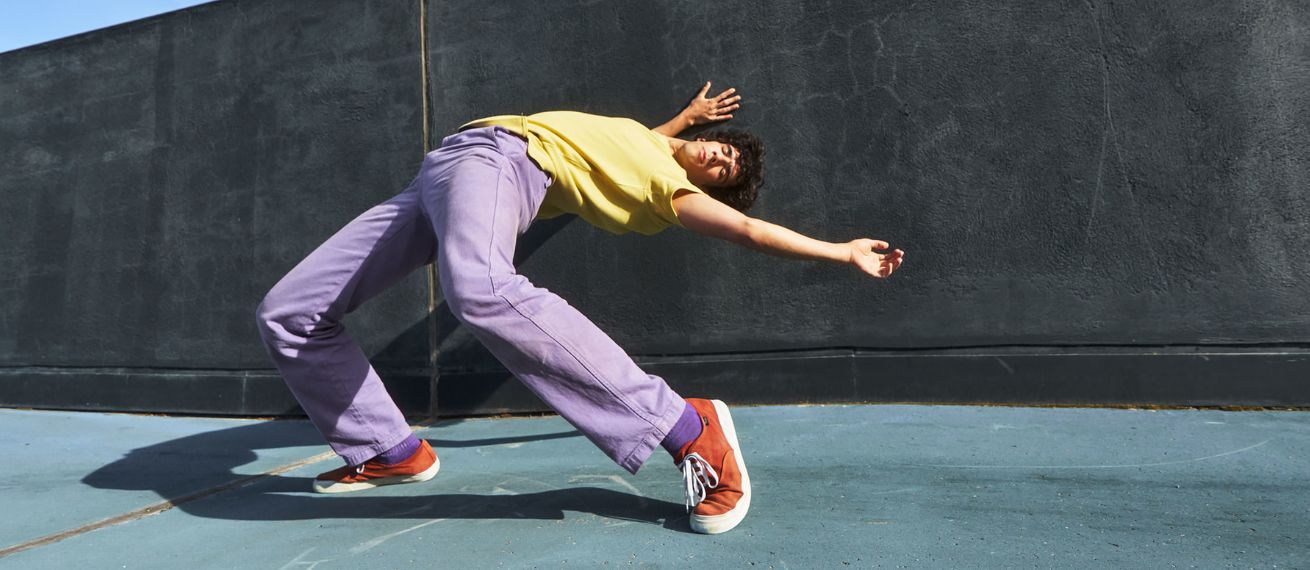 'Pushing Boundaries' – Tobias SCHULT c/o EMEIS DEUBEL photographs the MEDION relaunch