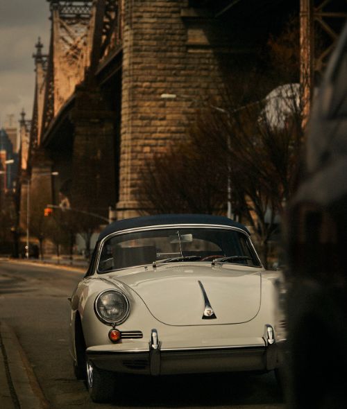 STEFFEN JAHN : WE DRIVE NYC - eine Fahrt mit dem PORSCHE 356 durch New York City im Auftrag von C3 und der Porsche AG