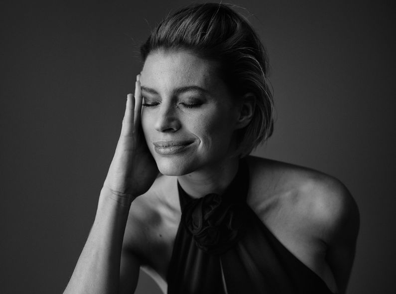 'FACES' fotografiert von Dieter Steinbach - Hair und Makeup by Timna Motycka bzw. Martina Fasching, beide Artists c/o MAKING OF