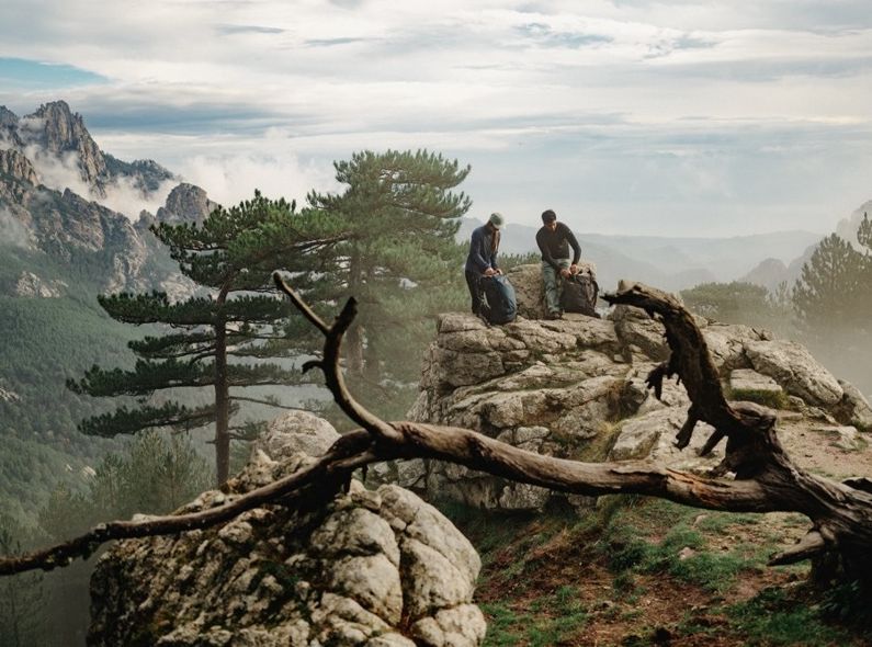 7 SEAS PRODUCTIONS produces for FJÄLLRÄVEN in the unspoiled, picturesque nature of Corsica