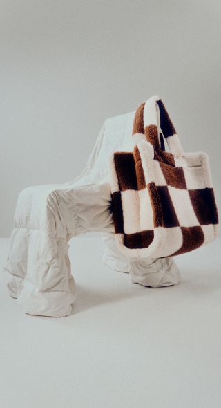 Raphael Schmitz photographs stills for STYLEBOP – set design by Cäthe KLEIN c/o LIGAWEST, art direction by Vanessa Weber