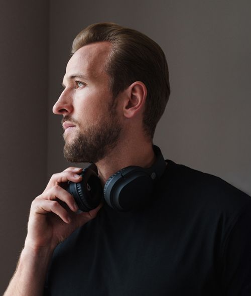 Our Pure Planet headphones by FC Bayern star Harry Kane – photographed by Phil PHAM c/o NERGER M&O