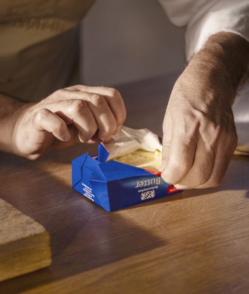 From Bavaria all over the world … - Jan HERBOLSHEIMER c/o STILLSTARS photographs during the TVC shoot for WEIHENSTEPHAN