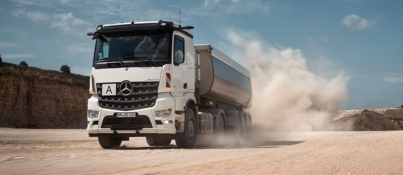 Fit for the Future – MATTHIAS ALETSEE photographs for DAIMLER TRUCK AG in the gravel quarries of Bärnreuther + Deuerlein