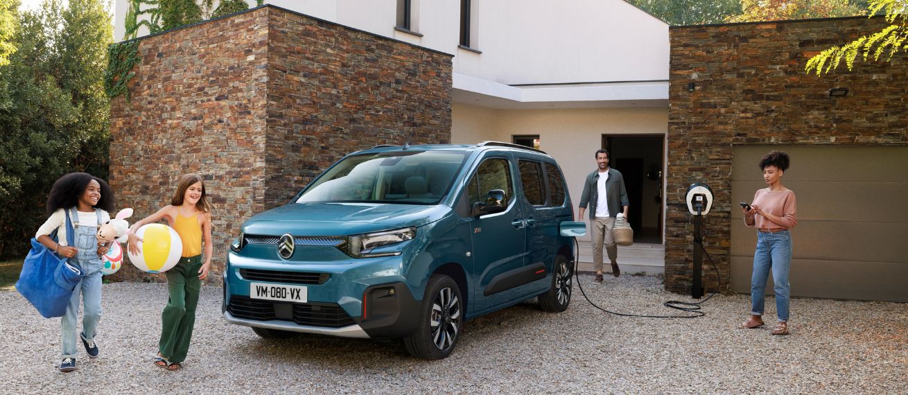 MARC AND DAVID photograph the lifestyle campaign for the new CITROËN E-BERLINGO in southern France